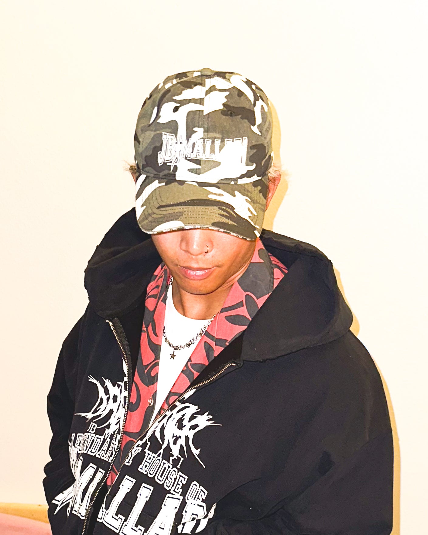 VARSITY CAP IN WHITE/GREEN CAMO