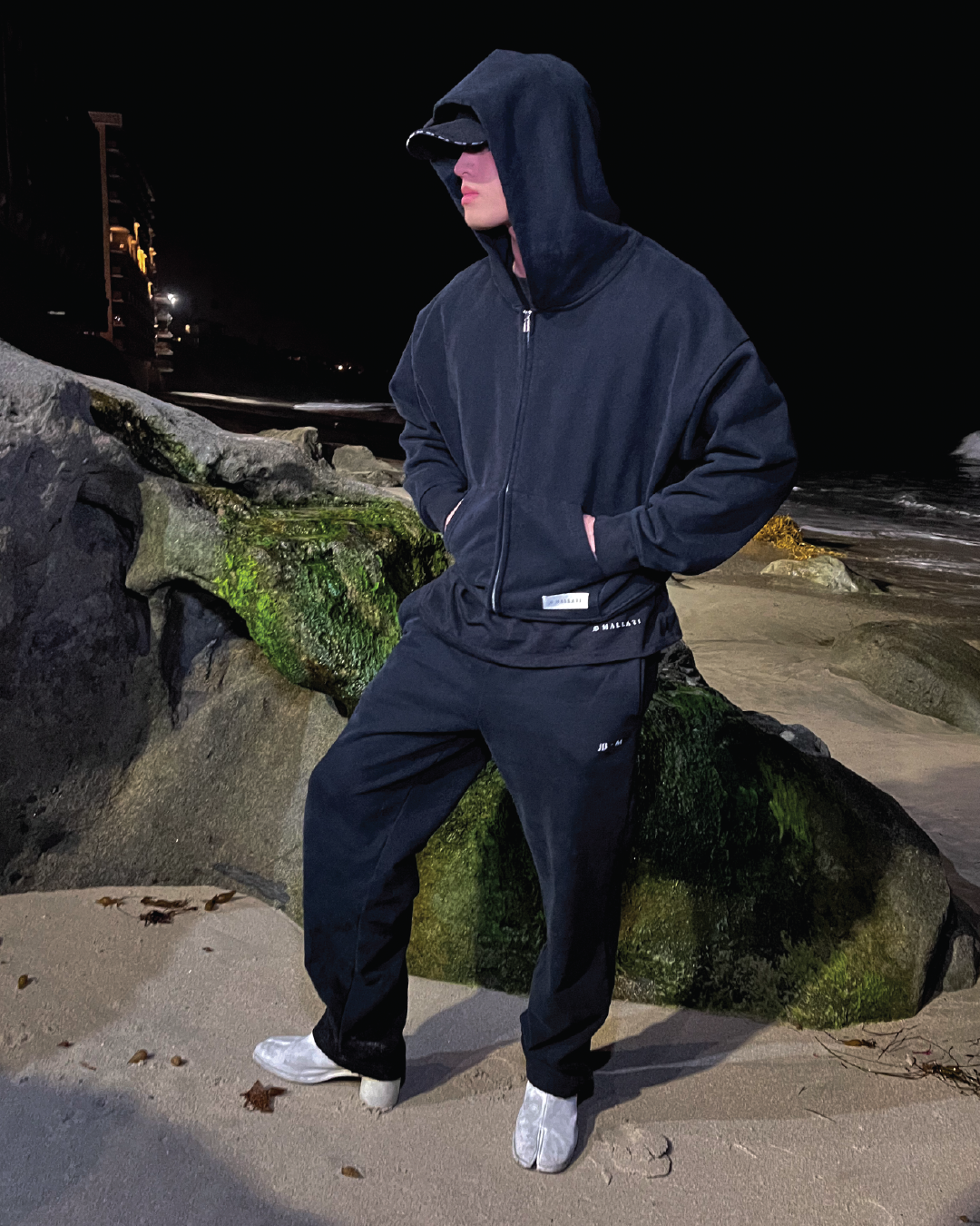 DESIGN CORP ZIP HOODIE IN WASHED BLACK