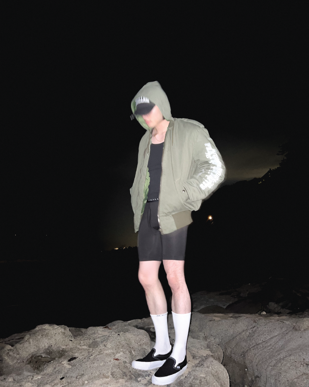 VINTAGE HOODED BOMBER IN MILITARY GREEN